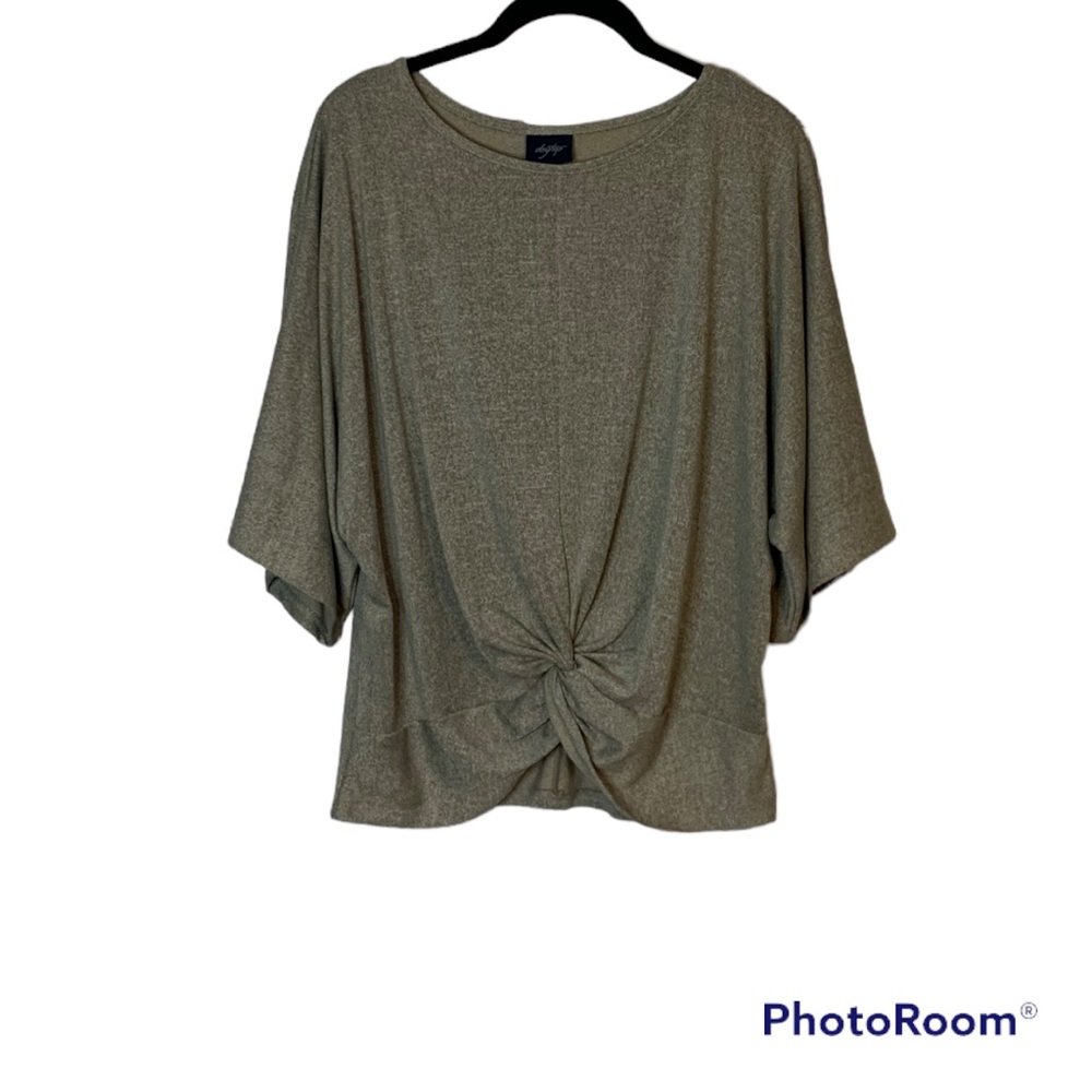 Buckle-day trip-1/2 Sleeve Twist Front Top